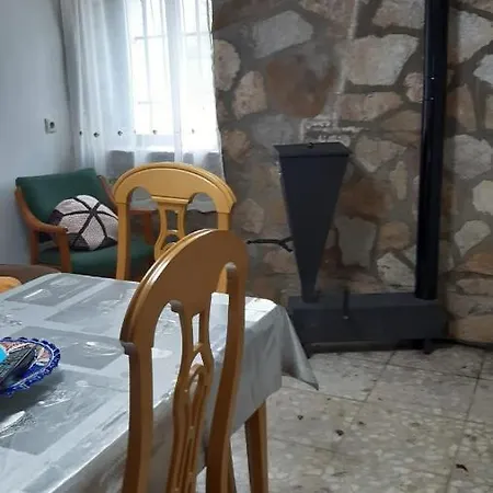 Casa De Pueblo ,sauca * Sauca
